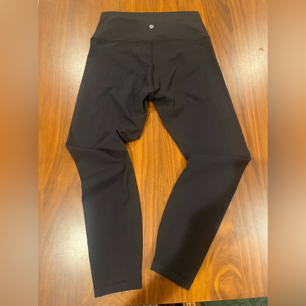 Lululemon Wunder Under Black 25” leggings Sz 8